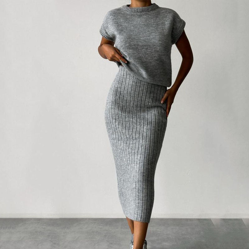 Ensemble Pull Court & Jupe Midi Côtelée