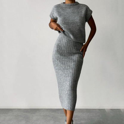 Ensemble Pull Court & Jupe Midi Côtelée