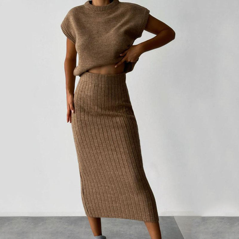 Ensemble Pull Court & Jupe Midi Côtelée